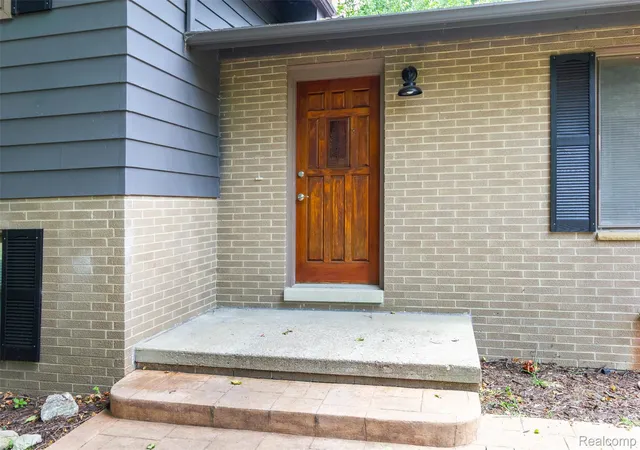 4th image of 7580 Thornwood St, Canton, MI 48187 | MLS# 20261060129