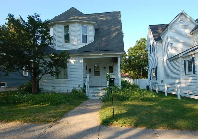 12th image of 405 Prospect St, Cadillac, MI 49601 | MLS# 78080071798