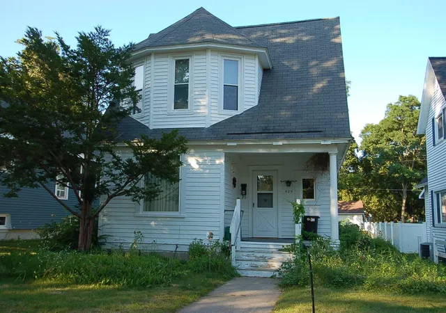 1st image of 405 Prospect St, Cadillac, MI 49601 | MLS# 78080071798