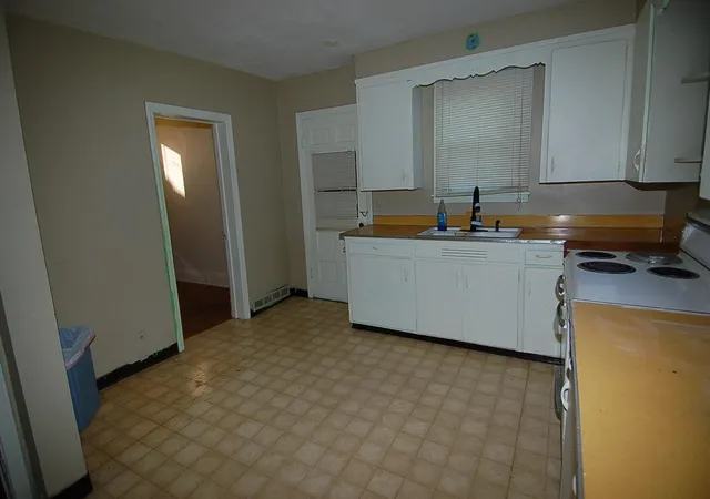 4th image of 405 Prospect St, Cadillac, MI 49601 | MLS# 78080071798