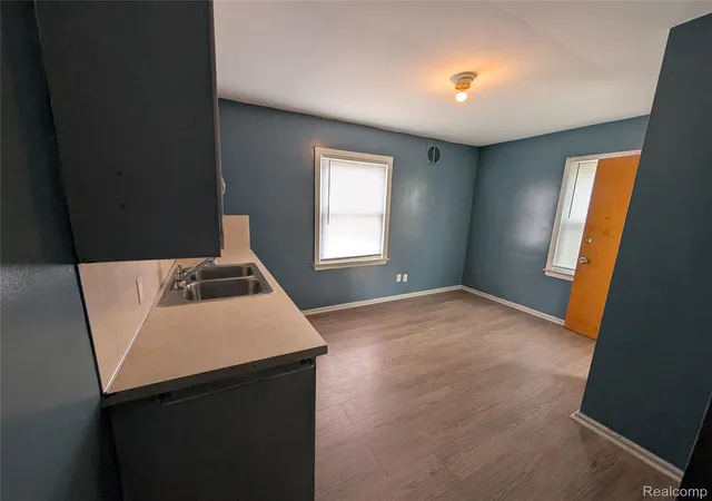 18th image of 636 Waldman Ave, Flint, MI 48507 | MLS# 20261060134
