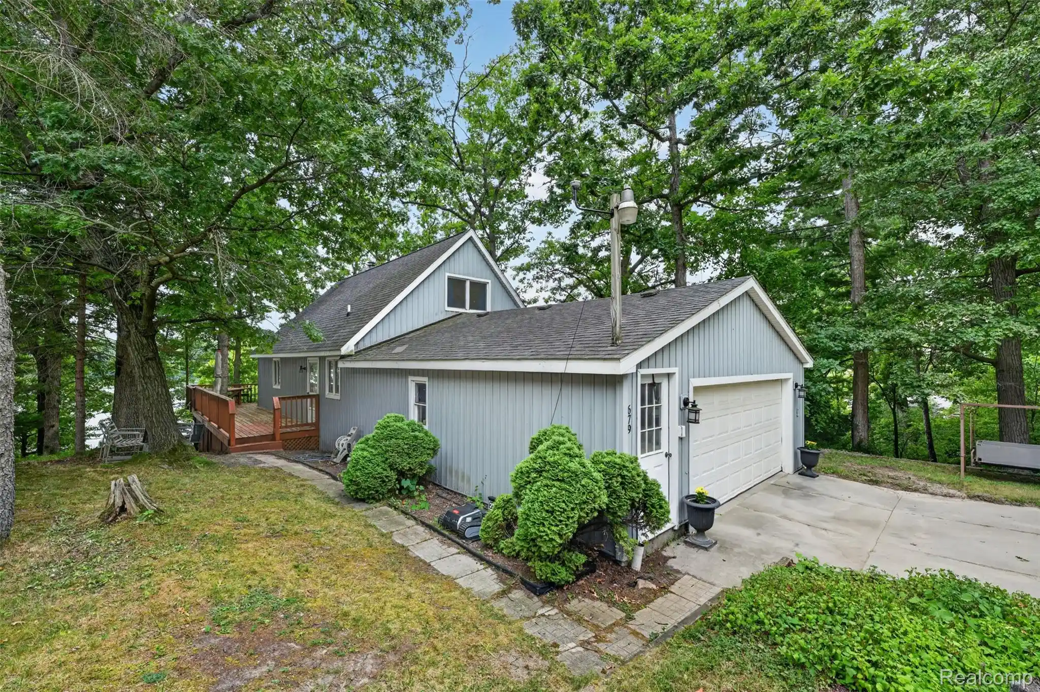 Photo 1 of Single family home for sale at 679 N Long Lake Blvd, Lake Orion, MI 48362 | MLS# 20261060135 | Listing updated on 2026-09-29