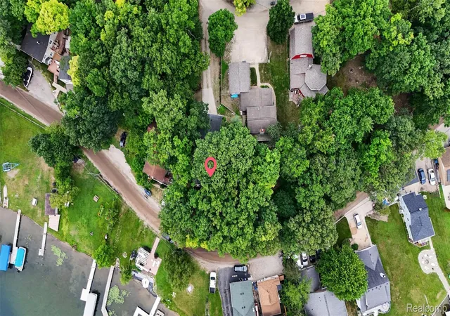 4th image of 679 N Long Lake Blvd, Lake Orion, MI 48362 | MLS# 20261060135