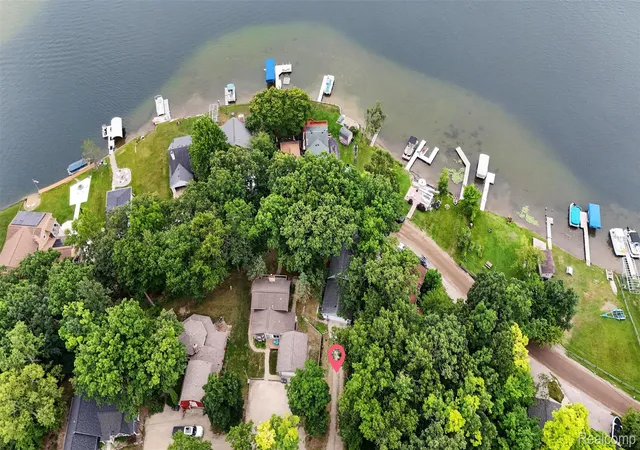 5th image of 679 N Long Lake Blvd, Lake Orion, MI 48362 | MLS# 20261060135