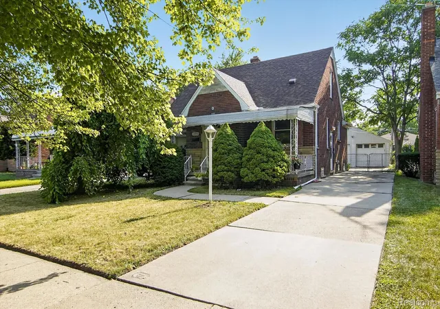 2nd image of 20930 Redmond Ave, Eastpointe, MI 48021 | MLS# 20261060139