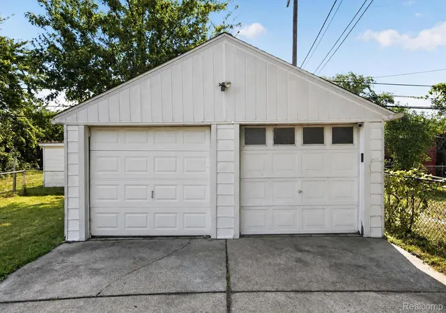 38th image of 20930 Redmond Ave, Eastpointe, MI 48021 | MLS# 20261060139