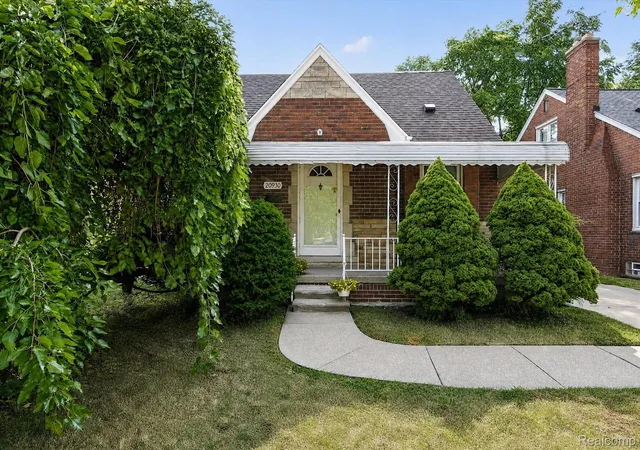 Photo 3 of Single family home for sale at 20930 Redmond Ave, Eastpointe, MI 48021 | MLS# 20261060139 | Listing updated on 2026-09-06