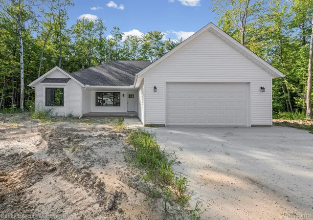 Photo 1 of Sale Pending at 4251 Janice Ct, Fort Gratiot, MI 48059 | MLS# 20261060142 | Listing updated on 2026-08-05