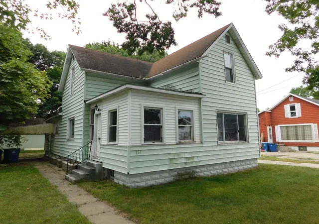 1st image of 157 Harrison St, Manistee, MI 49660 | MLS# 67026039973