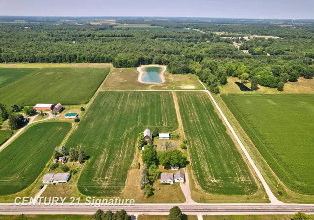 2nd image of 2250 S Hemlock Rd, Hemlock, MI 48626 | MLS# 61050217002
