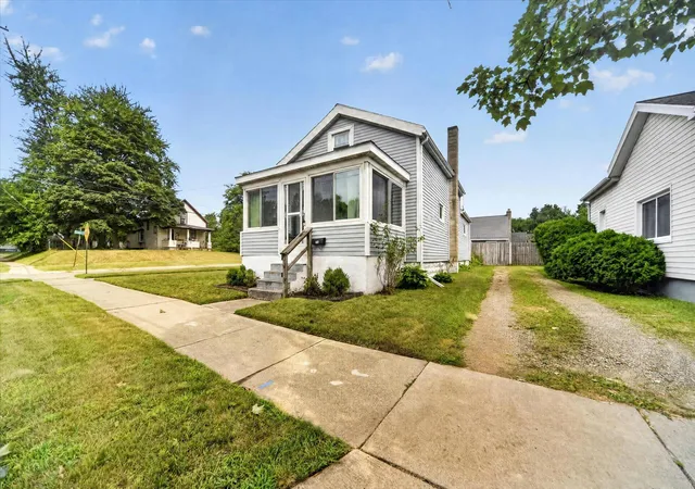 Photo 1 of Single family home for sale at 628 W North St, Jackson, MI 49202 | MLS# 55026039981 | Listing updated on 2026-09-09