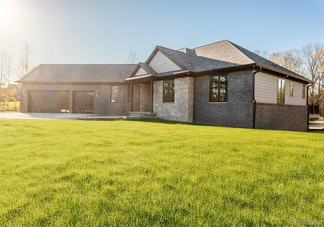 1st image of 16665 Kings Fairway Ln, Grand Blanc, MI 48439 | MLS# 20261060165