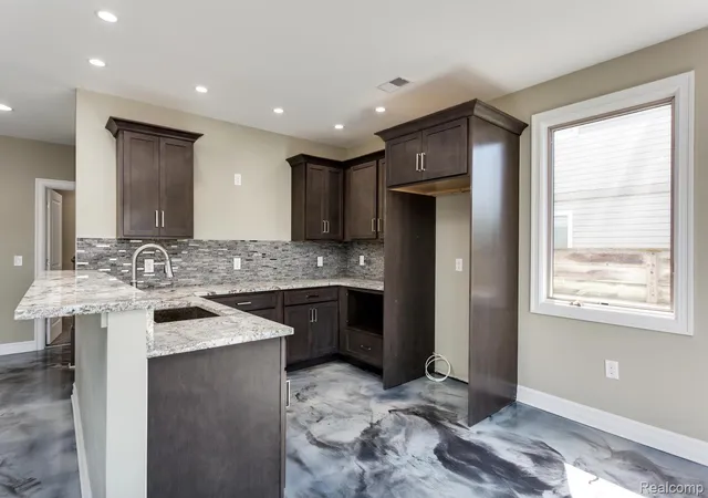 Photo 3 of Single family home for sale at 16637 Kings Fairway Ln, Grand Blanc, MI 48439 | MLS# 20261060167 | Listing updated on 2026-08-02