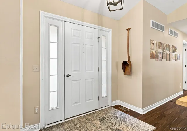 Photo 4 of Single family home for sale at 25 Melvin J Ct, Oxford, MI 48371 | MLS# 20261060169 | Listing updated on 2026-09-10