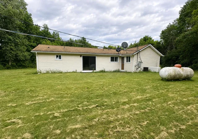 Photo 14 of Single family home for sale at 1700 Shipman Rd, Oxford, MI 48371 | MLS# 81026039989 | Listing updated on 2026-10-09