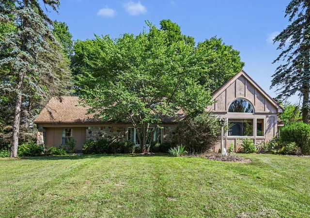 Photo 4 of Single family home for sale at 3988 Beeman Rd, Williamston, MI 48895 | MLS# 71026039982 | Listing updated on 2026-08-31