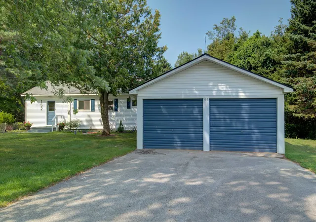 1st image of 152 Sunset Dr, Crystal Lake Township Benzie, MI 49636 | MLS# 78080071803