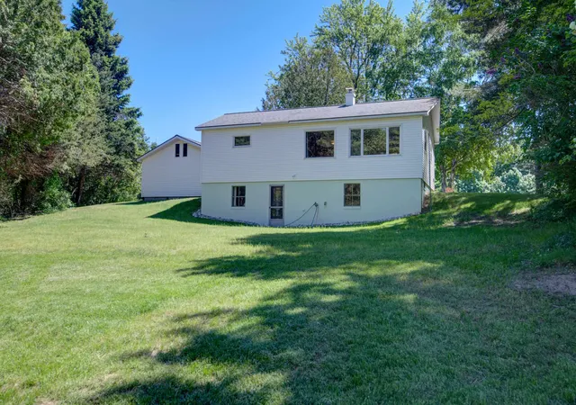 3rd image of 152 Sunset Dr, Crystal Lake Township Benzie, MI 49636 | MLS# 78080071803