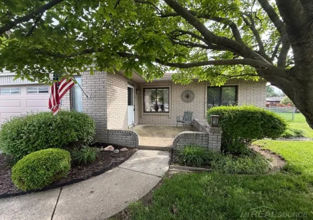 Photo 1 of Single family home for sale at 15746 Nader Ct, Clinton Township, MI 48038 | MLS# 58050217011 | Listing updated on 2026-08-18