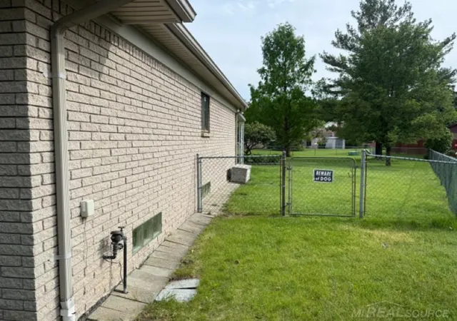 Photo 4 of Single family home for sale at 15746 Nader Ct, Clinton Township, MI 48038 | MLS# 58050217011 | Listing updated on 2026-08-18