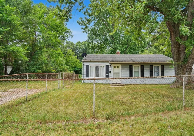 Photo 2 of Single family home for sale at 135 Saratoga Ave, Battle Creek, MI 49037 | MLS# 66026040003 | Listing updated on 2026-08-01