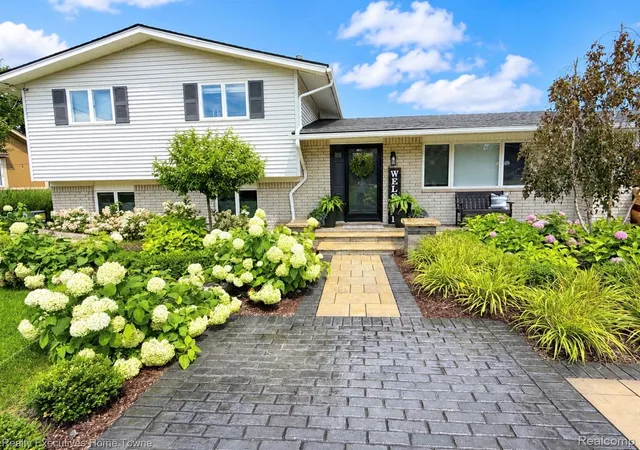 Photo 2 of Single family home for sale at 3460 Ramada Dr, Highland, MI 48356 | MLS# 20261060186 | Listing updated on 2026-08-06