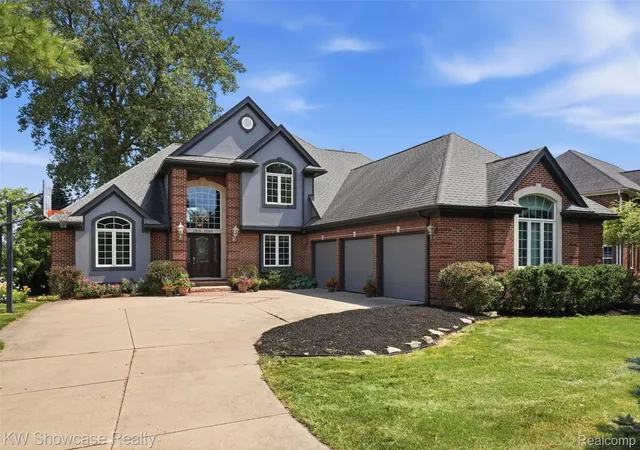 Photo 1 of Single family home for sale at 2916 Vero Dr, Highland, MI 48356 | MLS# 20261060189 | Listing updated on 2026-09-15