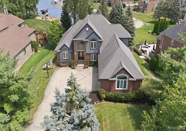 Photo 3 of Single family home for sale at 2916 Vero Dr, Highland, MI 48356 | MLS# 20261060189 | Listing updated on 2026-09-15