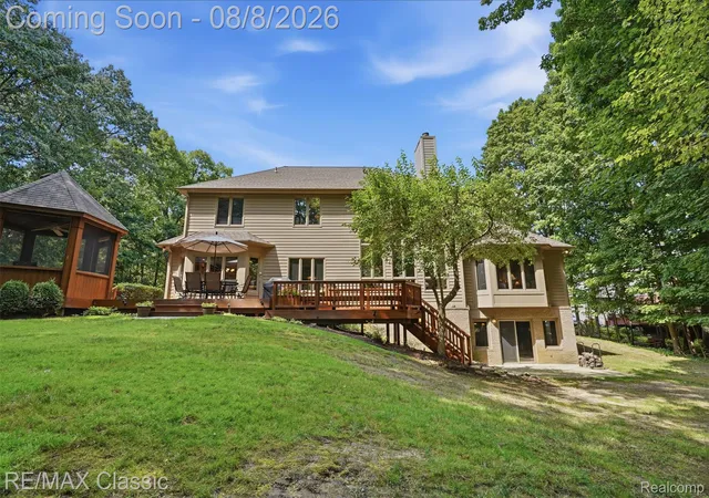 Photo 3 of Single family home for sale at 6015 Lynne Holw Dr, Commerce Township, MI 48382 | MLS# 20261060191 | Listing updated on 2026-09-13