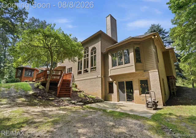 Photo 4 of Single family home for sale at 6015 Lynne Holw Dr, Commerce Township, MI 48382 | MLS# 20261060191 | Listing updated on 2026-09-13