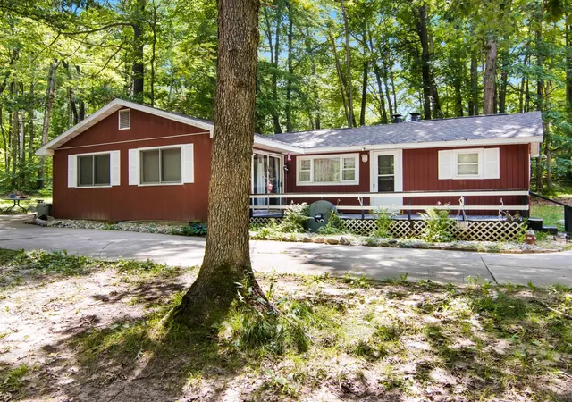 26th image of 4883 Poplar Dr, Harrison, MI 48625 | MLS# 78080071809