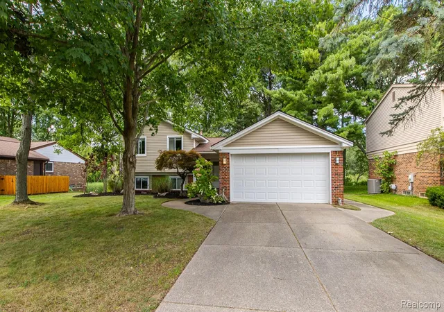2nd image of 5091 Timber Ridge Trl, Clarkston, MI 48346 | MLS# 20261060209