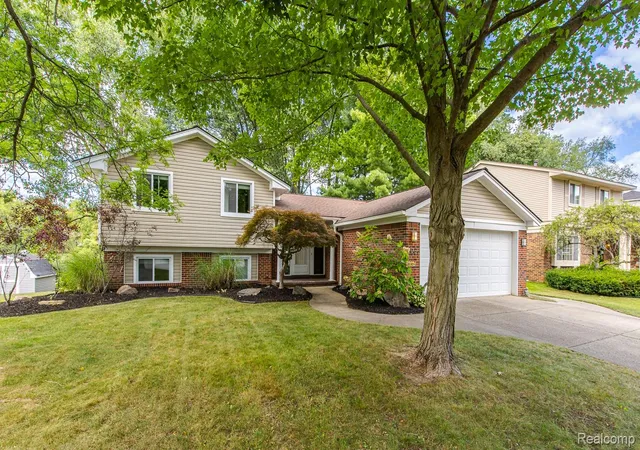 3rd image of 5091 Timber Ridge Trl, Clarkston, MI 48346 | MLS# 20261060209