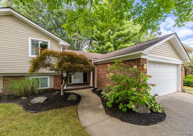 4th image of 5091 Timber Ridge Trl, Clarkston, MI 48346 | MLS# 20261060209