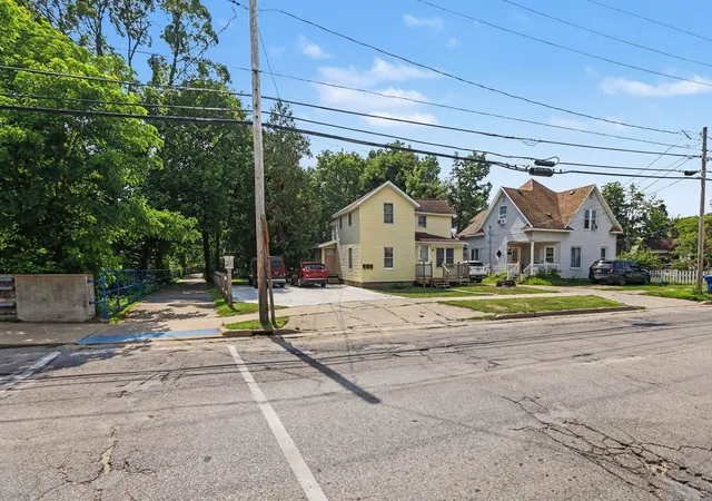 4th image of 725 N Lake St, Cadillac, MI 49601 | MLS# 78080071815