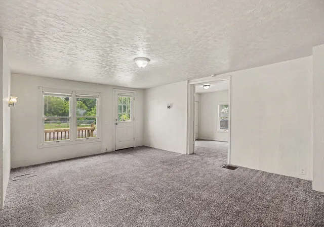 5th image of 725 N Lake St, Cadillac, MI 49601 | MLS# 78080071815