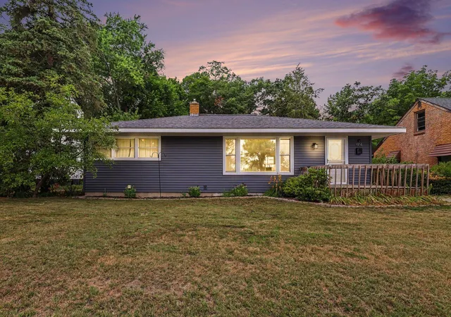Photo 1 of Sale Pending at 1914 Lake Ave, Muskegon, MI 49445 | MLS# 71026040025 | Listing updated on 2026-08-04