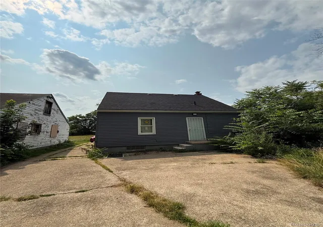 Photo 4 of Single family home for sale at 20220 Coventry St, Highland Park, MI 48203 | MLS# 20261060218 | Listing updated on 2026-09-11