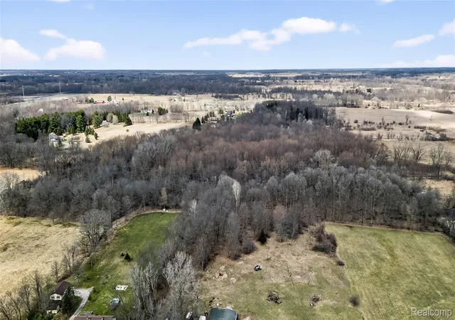 Photo 2 of Single family home for sale at 5516 W Lowe Rd, Fowlerville, MI 48836 | MLS# 20261060220 | Listing updated on 2026-08-11