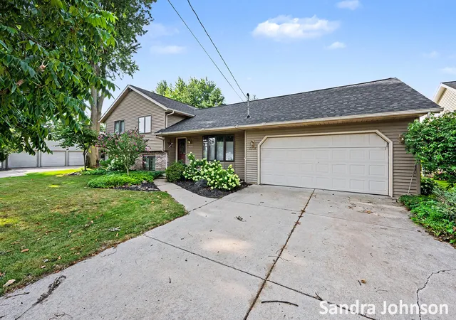 1st image of 12725 Park Dr, Wayland, MI 49348 | MLS# 65026040030