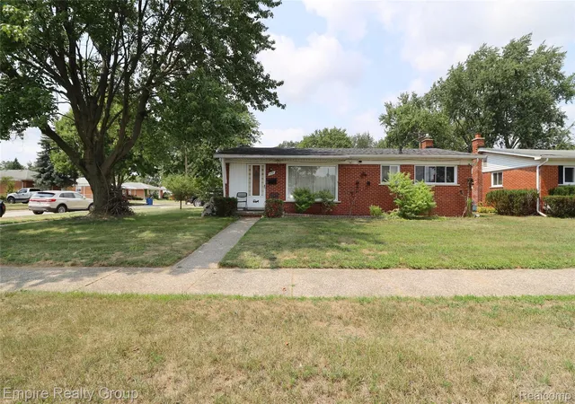 Photo 2 of Single family home for sale at 5190 Westlake St, Dearborn Heights, MI 48125 | MLS# 20261060225 | Listing updated on 2026-08-04