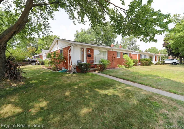 Photo 3 of Single family home for sale at 5190 Westlake St, Dearborn Heights, MI 48125 | MLS# 20261060225 | Listing updated on 2026-08-04