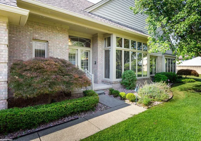 3rd image of 42857 Christina Dr, Sterling Heights, MI 48313