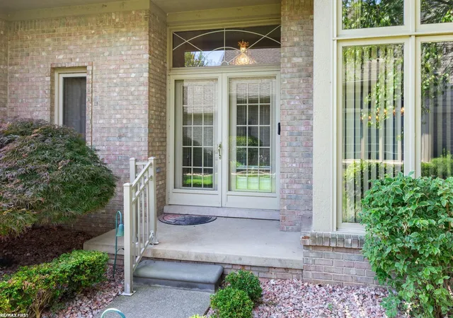 4th image of 42857 Christina Dr, Sterling Heights, MI 48313