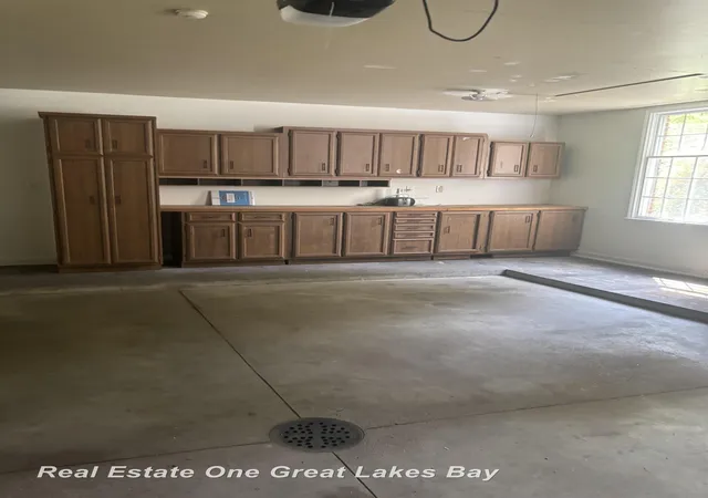 48th image of 2175 Reppuhn Dr, Bay City, MI 48706 | MLS# 61050217028