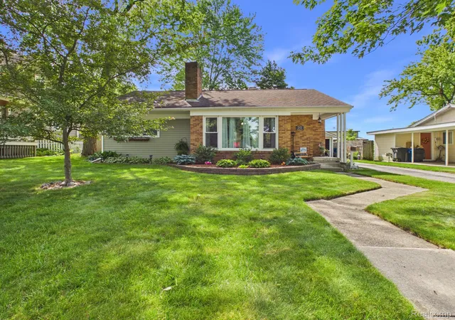 Photo 1 of Single family home for sale at 213 Sawyer St, Grand Blanc, MI 48439 | MLS# 20261060230 | Listing updated on 2026-09-16