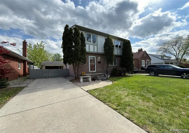 Photo 3 of Single family home for sale at 8334 Mckinley, Center Line, MI 48015 | MLS# 20261060231 | Listing updated on 2026-08-02