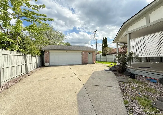 Photo 4 of Single family home for sale at 8334 Mckinley, Center Line, MI 48015 | MLS# 20261060231 | Listing updated on 2026-08-02