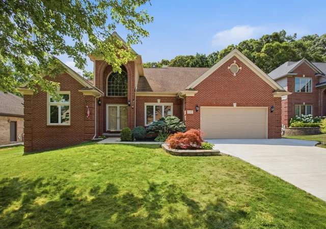 1st image of 2189 Clinton View Cir, Rochester Hills, MI 48309 | MLS# 81026040040