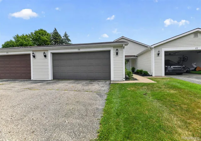 2nd image of 75 Oxford Oaks Dr, Oxford, MI 48371 4231